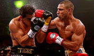 KELL BROOK  defeats HECTOR SALDIVIA
